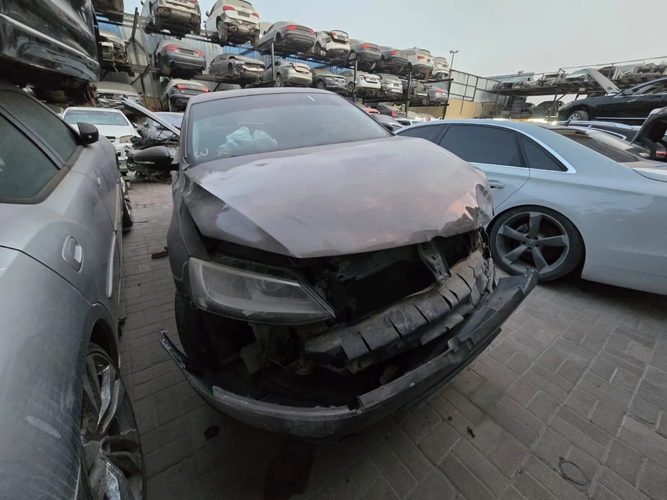 Bandeja de batería VW Jetta Beetle 2012-2018 usada OEM 1KM915333 Foto 4 de 4