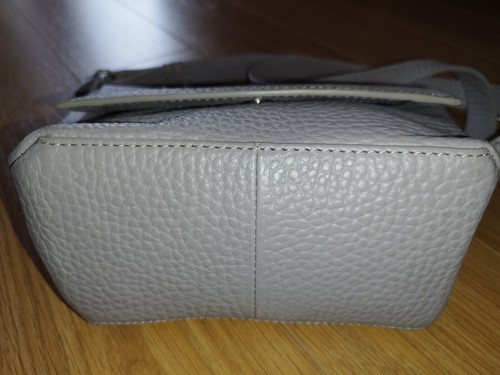 Crossbody-Tasche von Voi*Leder*Genarbt*Platin-Grau*Ca. 19/27x18x10 cm*Ungetragen - Bild 13 von 13