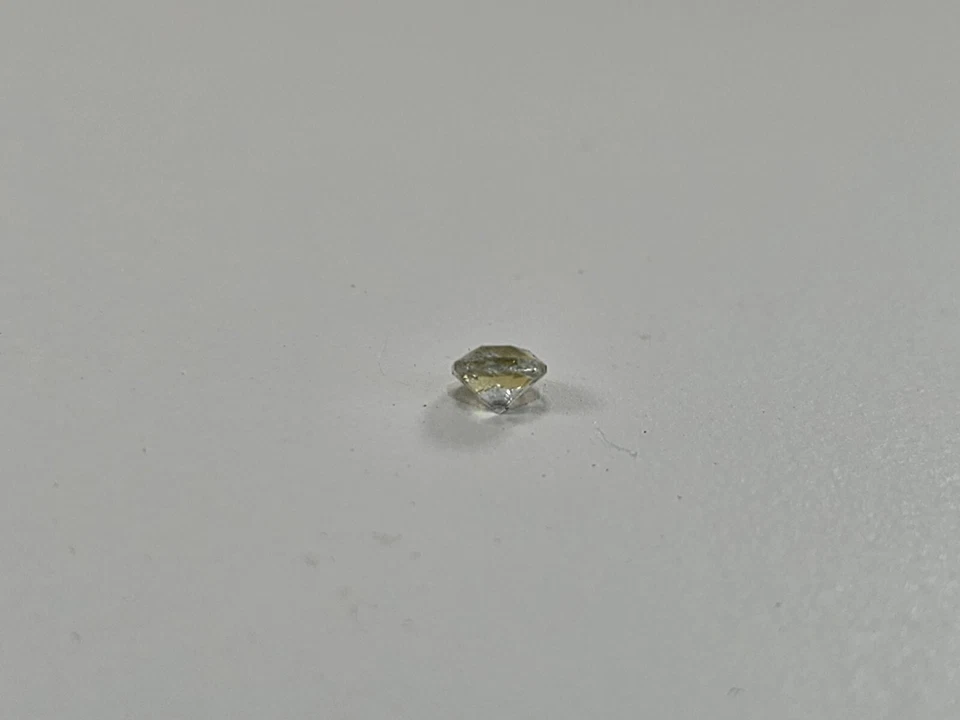 Montana Sapphire Clear With Yellow Inclusion 0.50 ct - 4.5 mm, Round Cut - Image 4 of 4