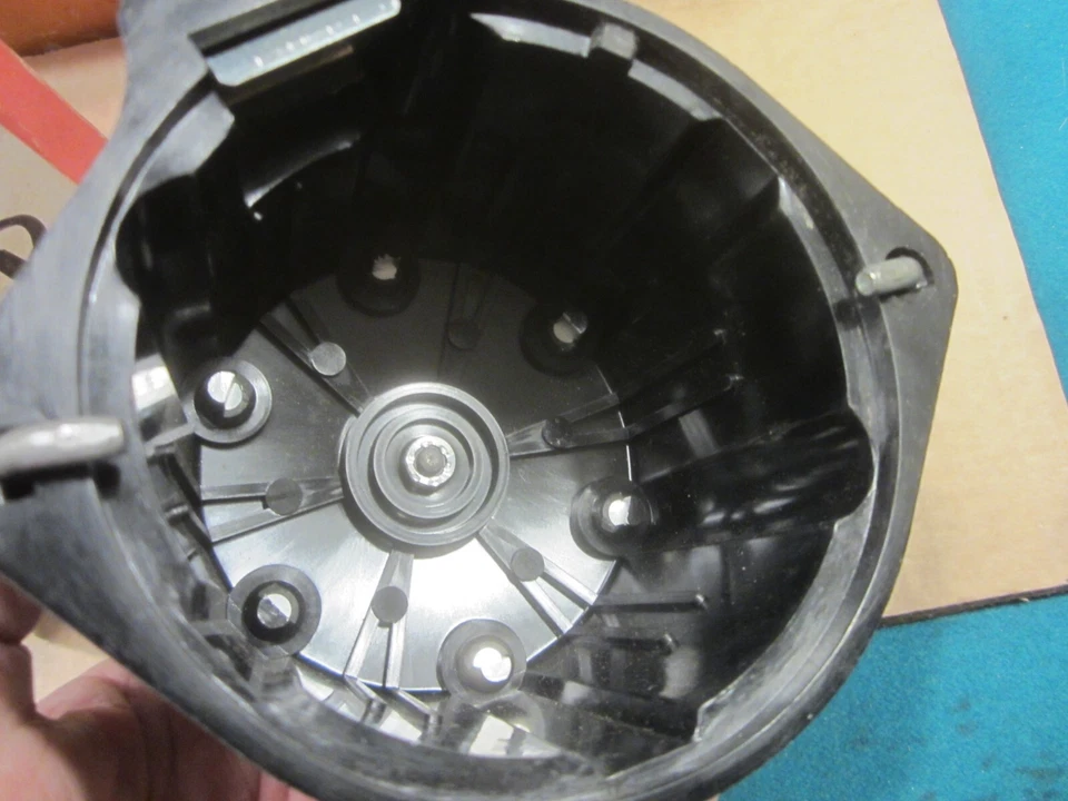 Buick Special 1967-1967 Jeep 6cyl 1966-1967 tapa de distribuidor hecha en Estados Unidos Niehoff Foto 3 de 4