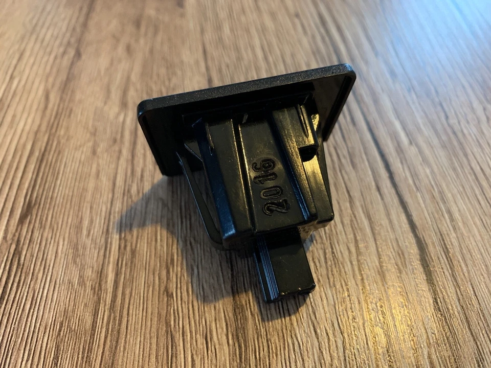 Mercedes W117 W156 W166 W172 W204 W205 W253 W293 Rear License Plate Light Lamp - Image 4 of 4