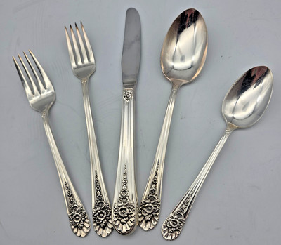 Open Stock: 1953 Wm Rogers International Silver ''Jubilee'' Silverplate Silverware