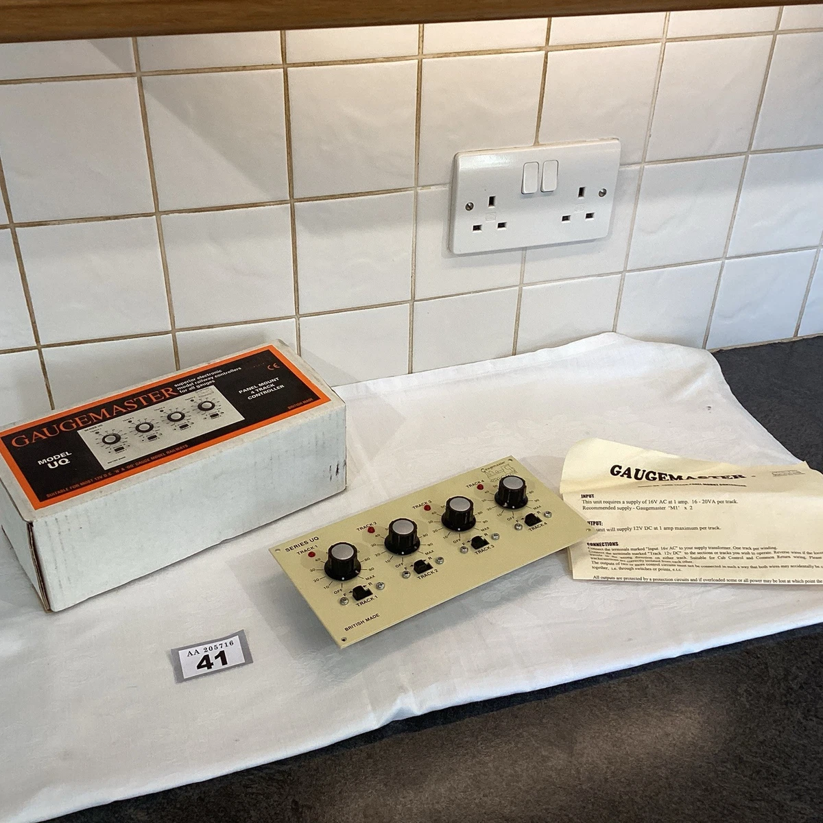 Gaugemaster GMC 100M Single Track Cased Controller for O Scale - J41273