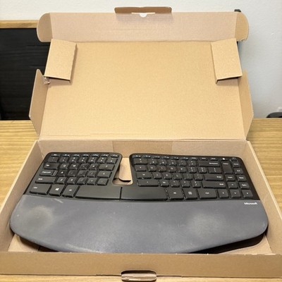 Microsoft Sculpt Ergonomic Keyboard 1559 W/ USB Dongle & Key Pad See Pics/Desc