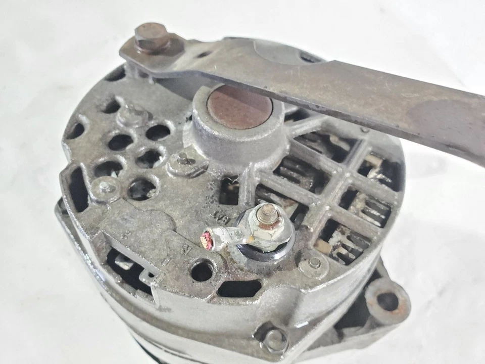 1987 1988 1989 1990 Jeep Grand Wagoneer OEM 4WD Alternator 100 AMP - Image 2 of 4