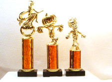 3 HALLOWEEN TROPHIES WITCH SCARECROW ,ZOMBIE TROPHY TRUNK OR TREAT  16