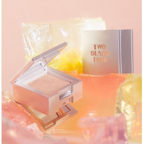 TWO SLASH FOUR Strobing Face Cube # Peach 3,4 g + Mini Brush von RISABAE - Bild 4 von 7
