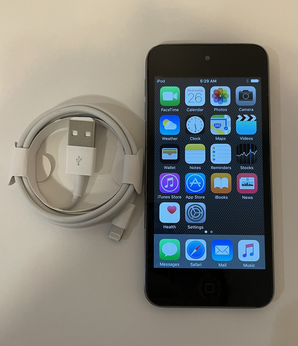 【新品未開封】iPod touch 第5世代 16GB　グレー Apple iPod Touch 5th Generation Space Gray (16GB) READ DESCRIPTION