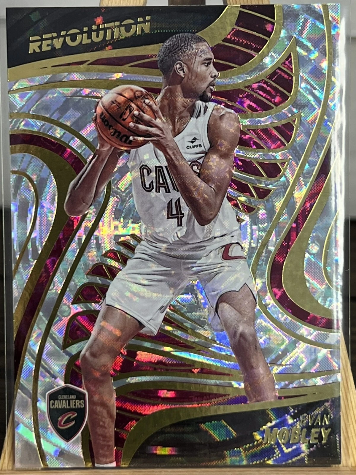 CLEVELAND 2021-22 Panini Revolution Rookies Fractal Evan Mobley #143 Rookie RC