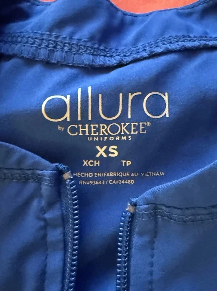 Lote de esfoliantes XS em excelente estado. 4 blusas, 2 jaquetas e 1 par de calças extra pequenas - Imagem 3 de 4