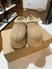 UGG Women's Tazz II Slippers Sand US Size 7 Platform New In Box