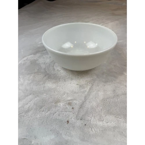 Pyrex 404 Opal White Milk Glass Mixing Bowl 4 Quart Vintage Made in USA 10 inch