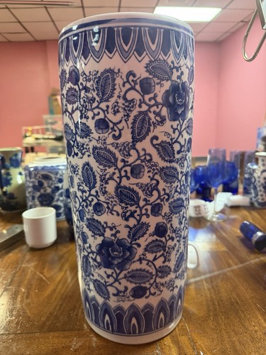 Vintage Blue White Porcelain Umbrella Stand 17 3/8” Floral Paisley Chinoiserie R