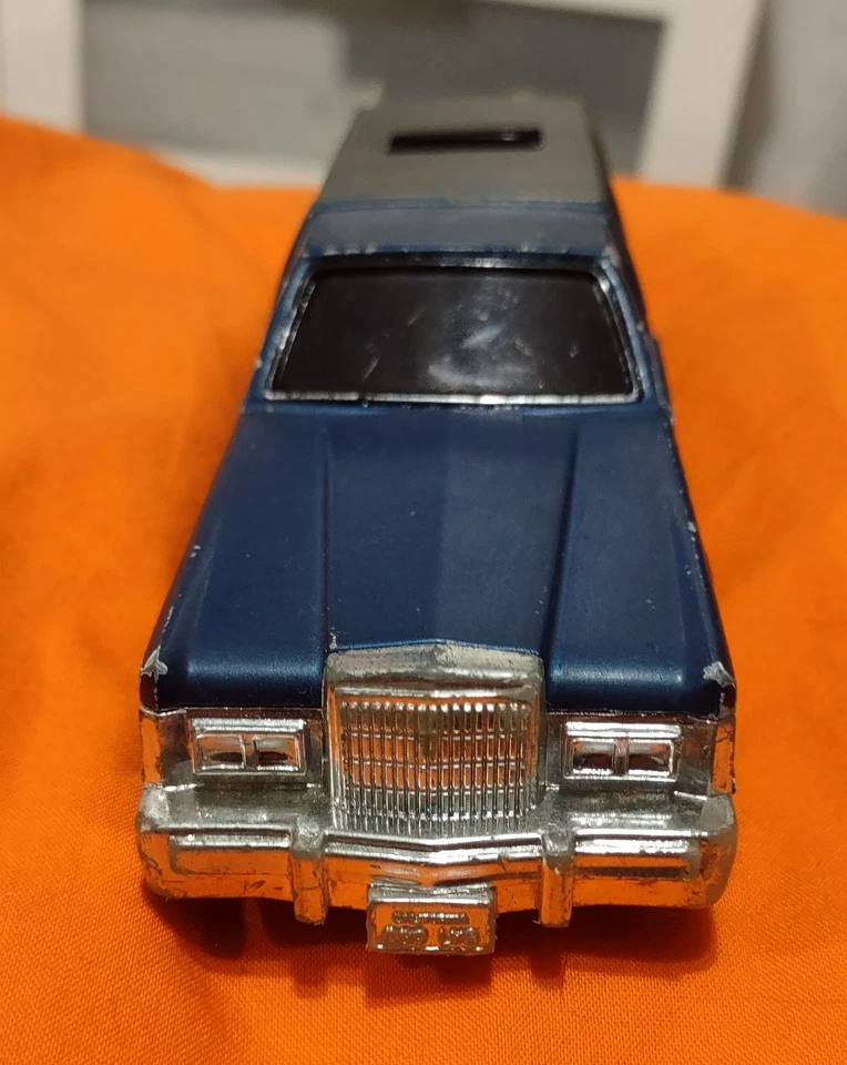 Majorette 1/32 Limousine Blue Die-cast . - Image 2 of 4