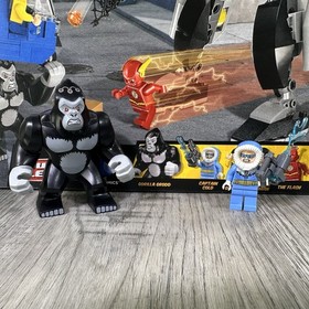 Lego 76026 DC Superheroes Gorilla Grodd Goes Bananas 100% All Minifig Box Manual