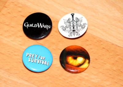Guild Wars prey for survival Old Promo Rare Pins / Badges Buttons Collectible