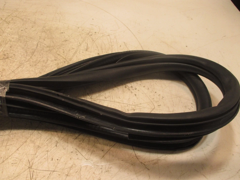 Mitsubishi Galant ES 2011 OEM sello de puerta de pasajero trasero goma resistente al clima  Foto 4 de 4