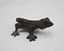 Alte Gusseisen Figur Skulpturen &bdquo;Die Eidechse &ndash; Der Gecko&ldquo; &ndash; 10,5 cm