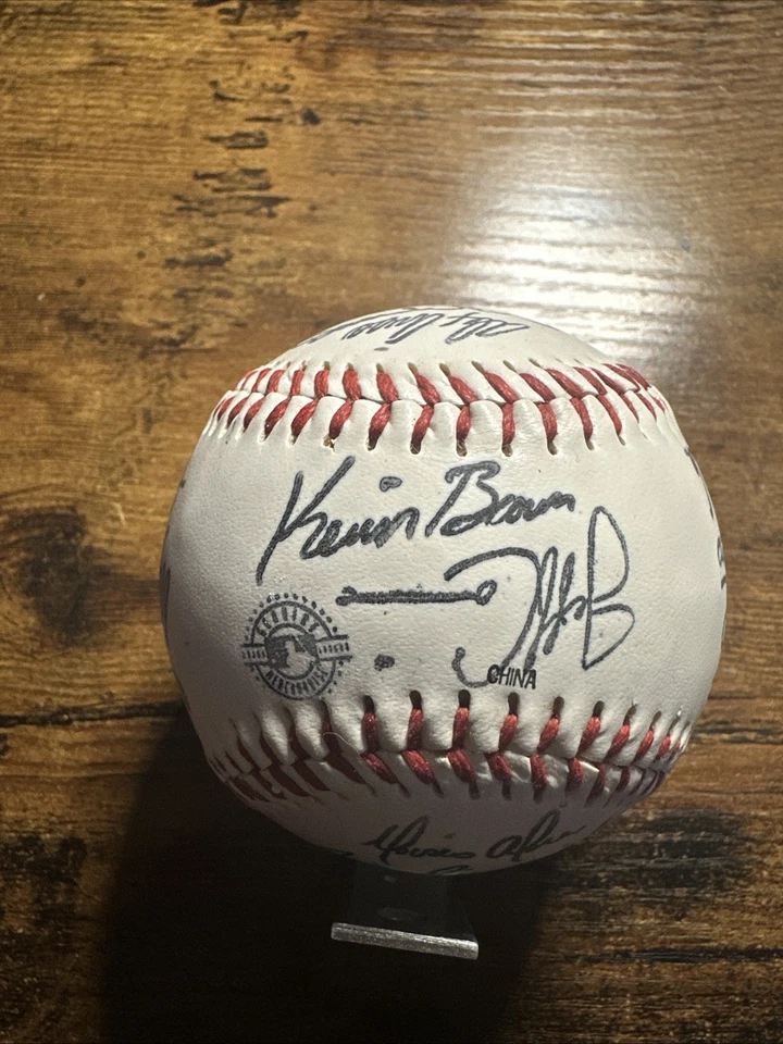 1997 Florida Marlins Signed Baseball with 27 Signatures - Image 3 of 4