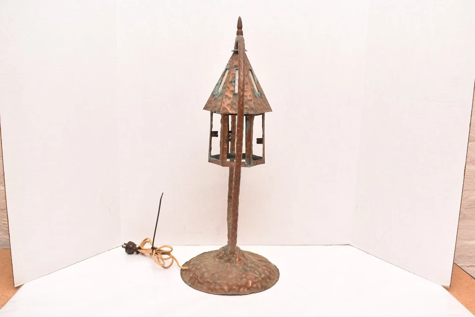 Lámpara de mesa antigua de cobre martillada a mano Misión de artes y manualidades 23" Foto 2 de 4