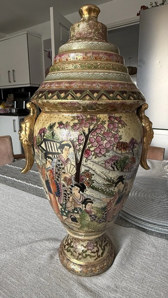 Antique Large Satsuma Chinese  Porcelain Vase,Geisha With Gold face Handles - Image 3 of 4