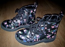 Girl's Art Class Boots Size 13