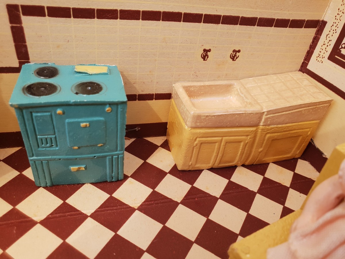 Mini Salle De Bain Vintage Pour Maison De Poupée - NIL Création - Jouet Ancien