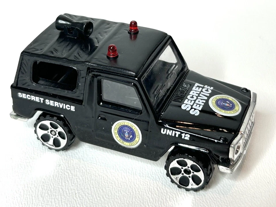 Carro caminhão SUV polícia serviço secreto militar preto colorido 1:57 - Imagem 2 de 4