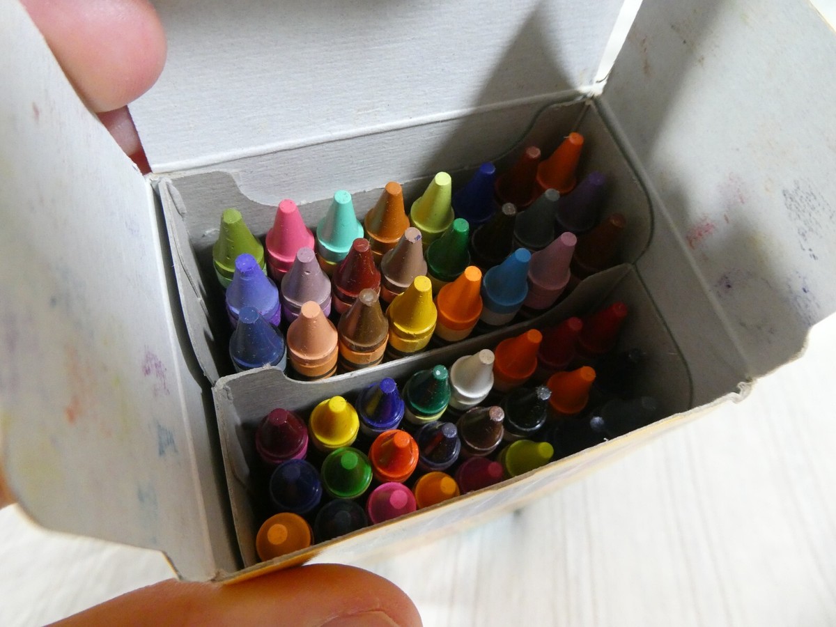 Scatola di pastelli a cera vintage Crayola da 64 pezzi