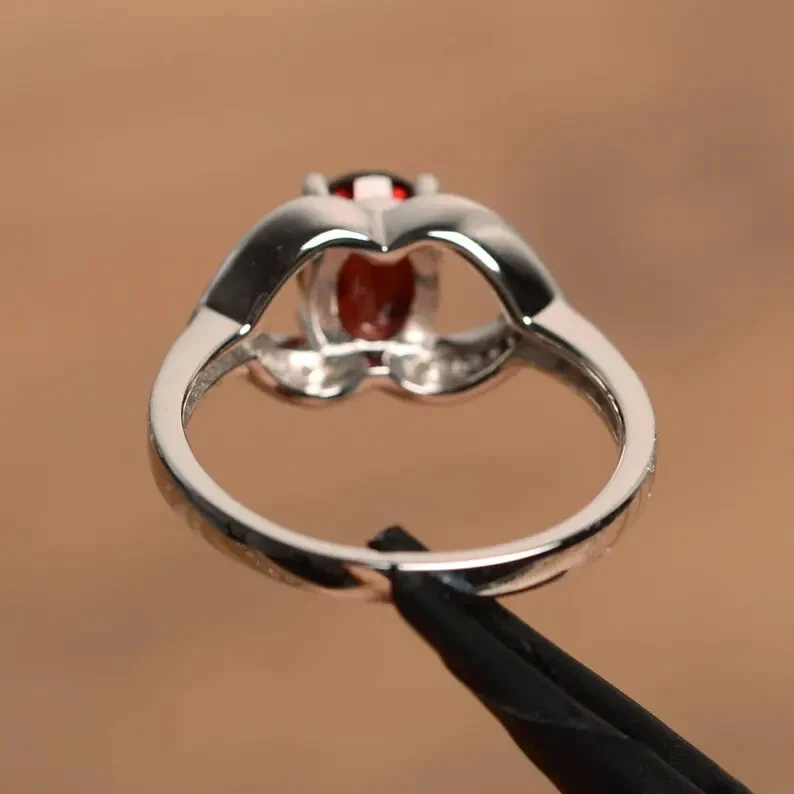 1.50Ct Oval Lab-Created Garnet Solitaire Engagement Ring 14K White Gold Plated - Image 3 of 4