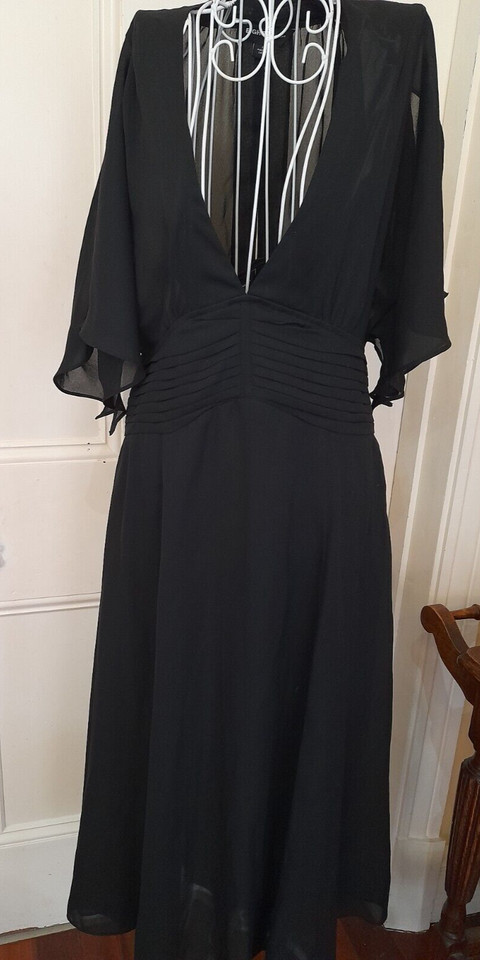 TABLE EIGHT BLACK PLUNGE NECKLINE COCKTAIL DRESS FLUTTER SLEEVES & A SLIP