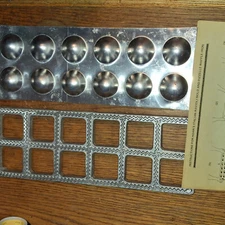 Vintage Hoan's Italian Ravioli mold and pizzelle waffle iron aluminum 12 2x2