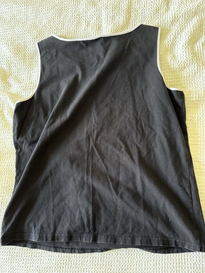 Camiseta sin mangas Karen Scott vintage negra con 1 botones blancos y un cuello redondo! Talla L. Foto 4 de 4