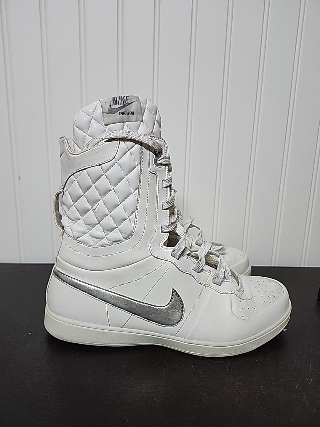 NIKE Sports Legend High Women's US 7 White Leather Boot Shoes Rare 2009