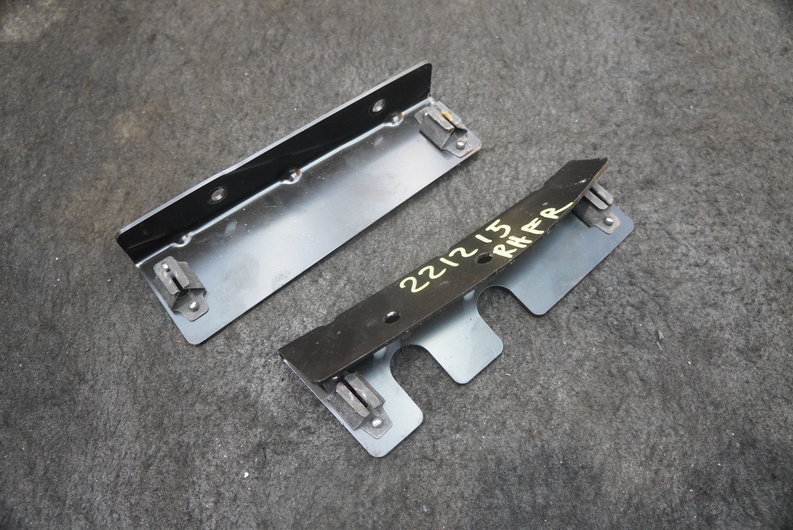 Set 2 Front Footrest Bracket Support 471864781 OEM Lamborghini Aventador 2015