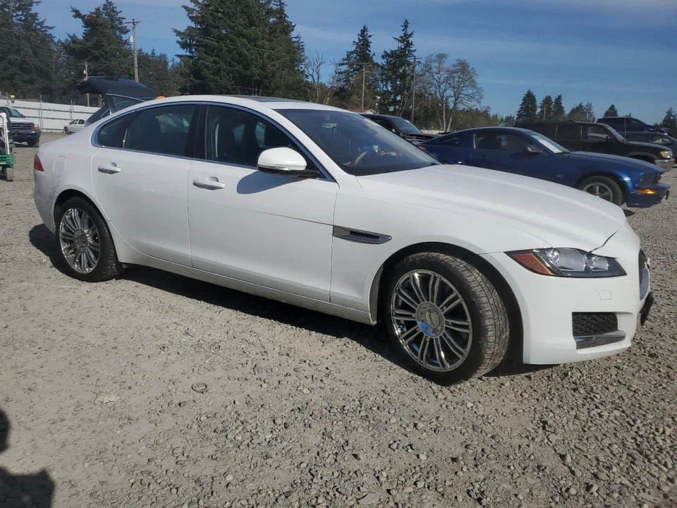 Intercooler turbo Jaguar XF 2016-2019 Foto 4 de 4