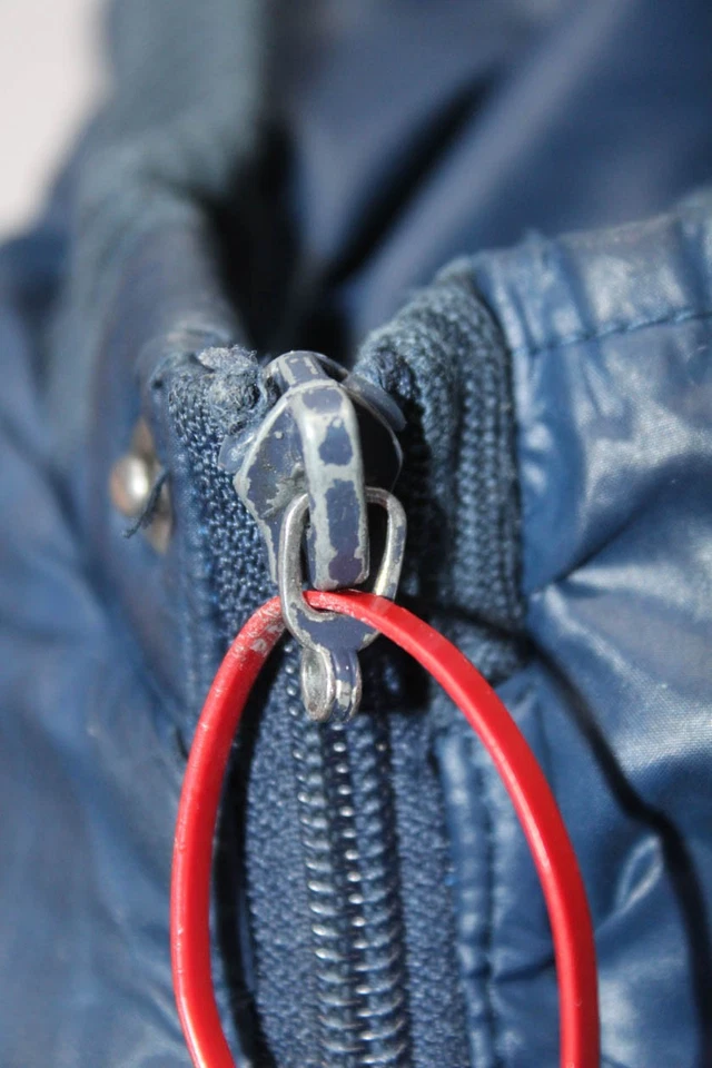 Chaqueta acolchada con capucha y cremallera completa azul marino talla 6 Appaman para niños Foto 3 de 4