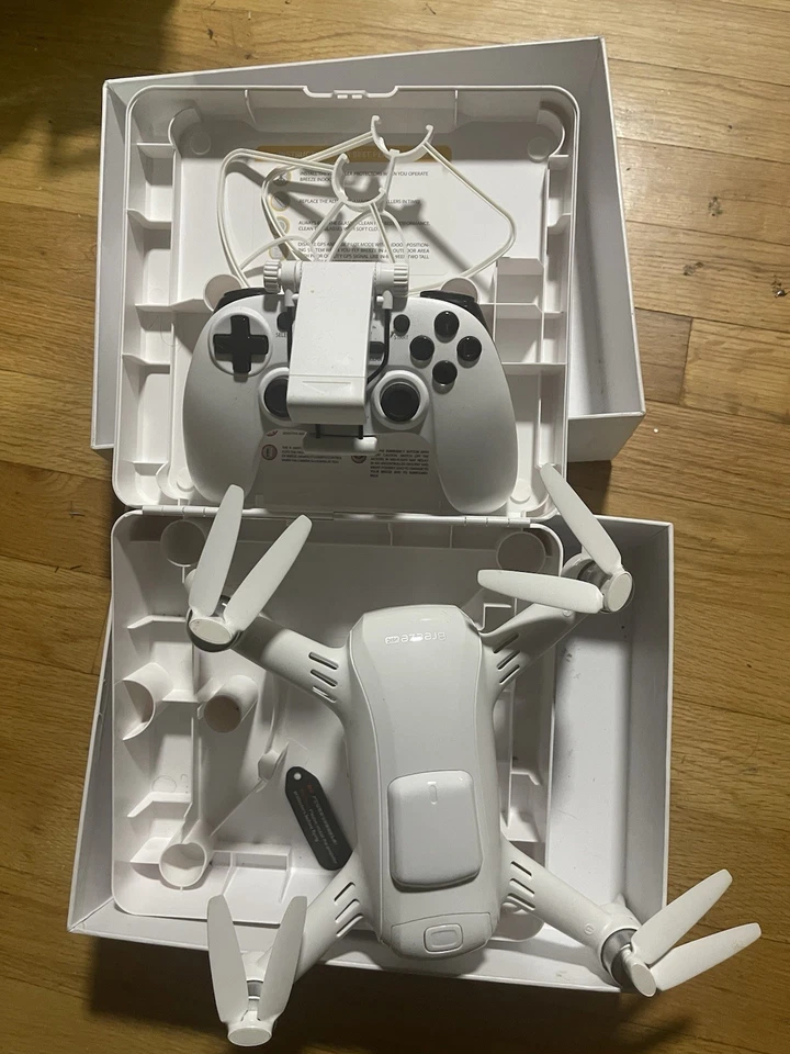 Yuneec Breeze 4K 相机无人机全新开箱试飞已经完成。 无退货 — 第 2/4 张图片