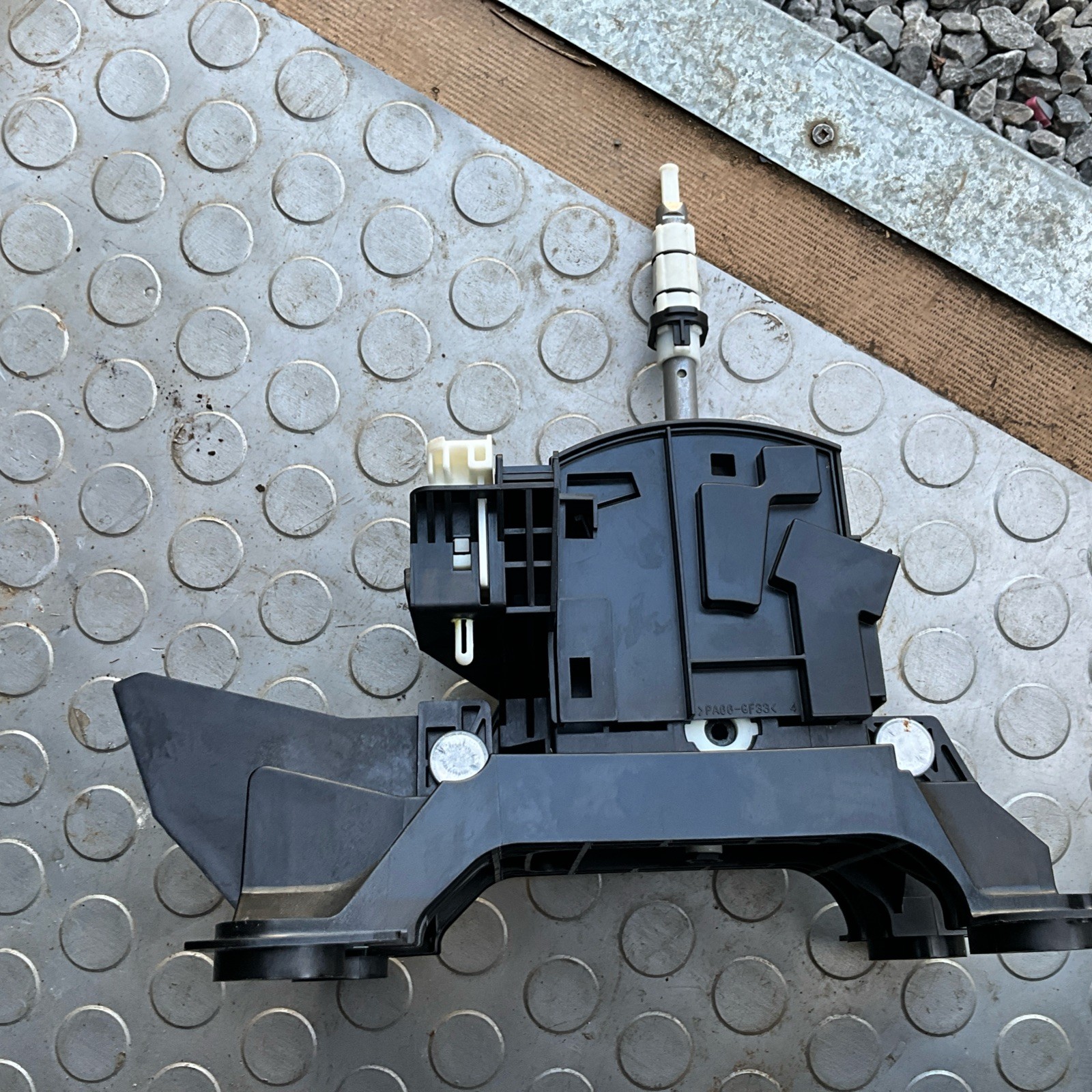 2019-2023 MAZDA 3 AUTOMATIC TRANSMISSION SHIFT SHIFTER GEAR SELECTOR LEVER OEM