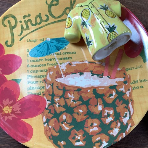 Tommy Bahama Melamine Plates, Pineapple Ceramic Shirt Salt & Pepper Trinket Dish - Picture 4 of 20