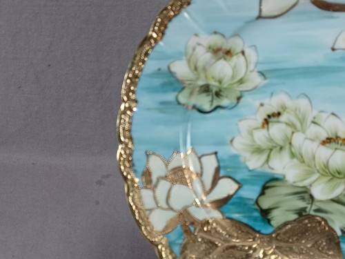 IE&C Co Nippon Hand Painted Water Lily Heavy Raised Beaded Gold 8 5/8 Inch Plate - Picture 5 of 10
