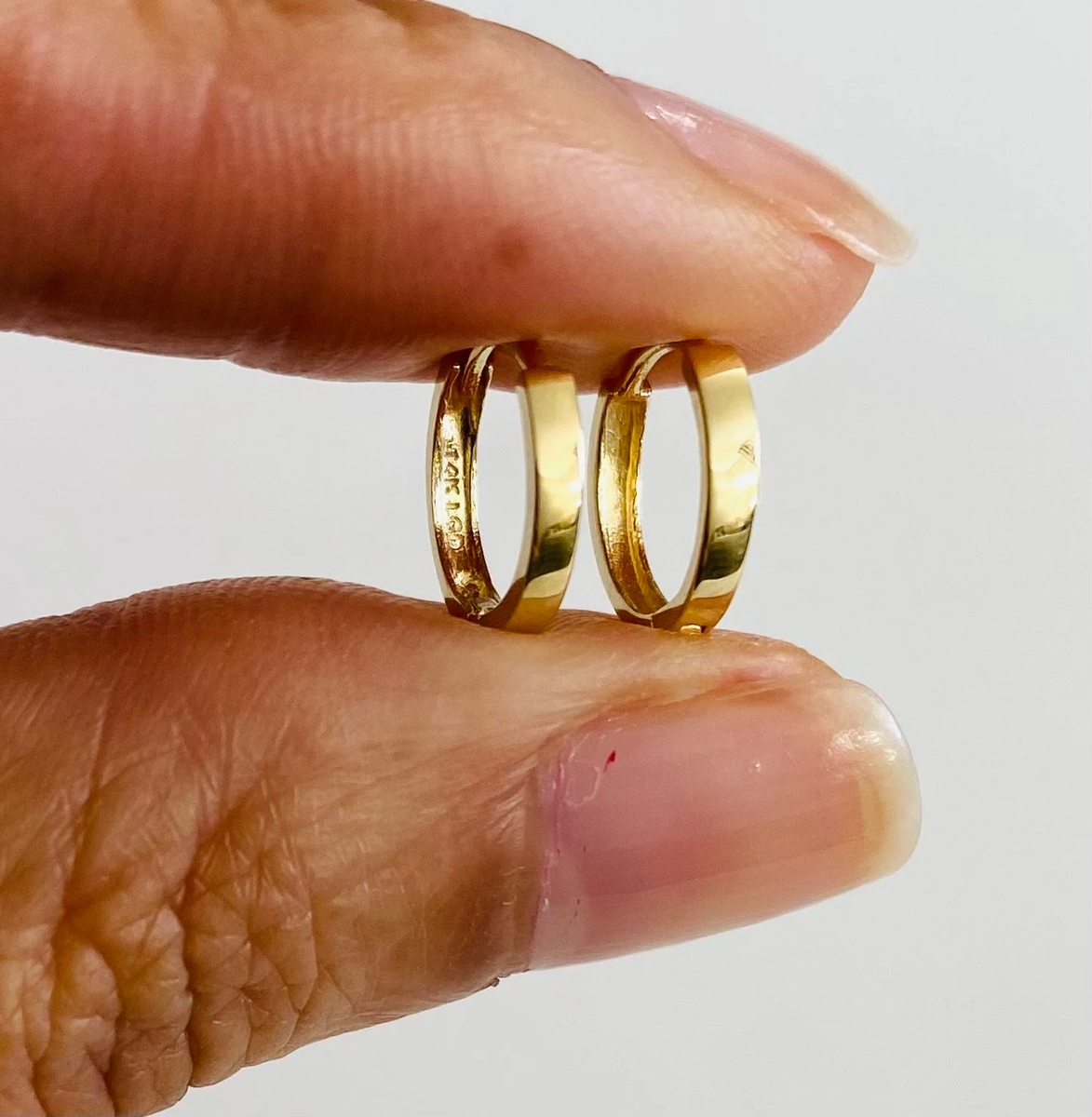 14K Solid Gold Hoop Earrings x 10mm Small 14K Gold Huggie