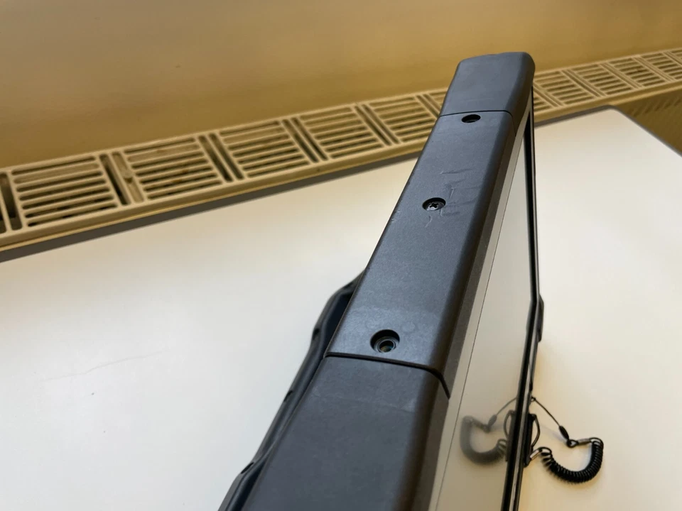 Panasonic Tablet Toughpad CF-D1 MK2 Rugged Tablet Celeron 4GB RAM 128GB SSD - Image 3 of 4