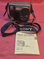 Sony Digital Mavica MVC-FD7 Floppy Disk Digital Camera w/ Manual Strap Untested