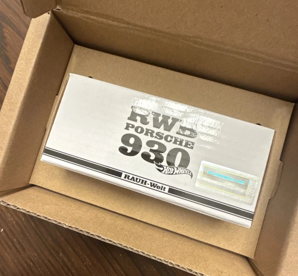 Hot Wheels  RLC Exclusive RWB Porsche 930 - Image 4 of 4