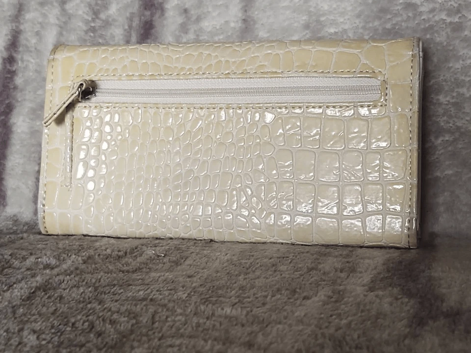 Cartera organizadora grande de cuero sintético estampado Gator marfil Mundi vintage cierre a presión Foto 2 de 4