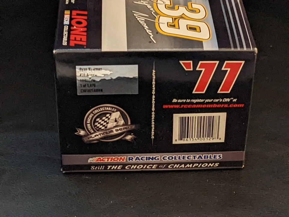 2011 Ryan Newman 39 Army Compleanno Azione 1:24 NASCAR Diecast 1679 Nuovo - Immagine 4 di 4