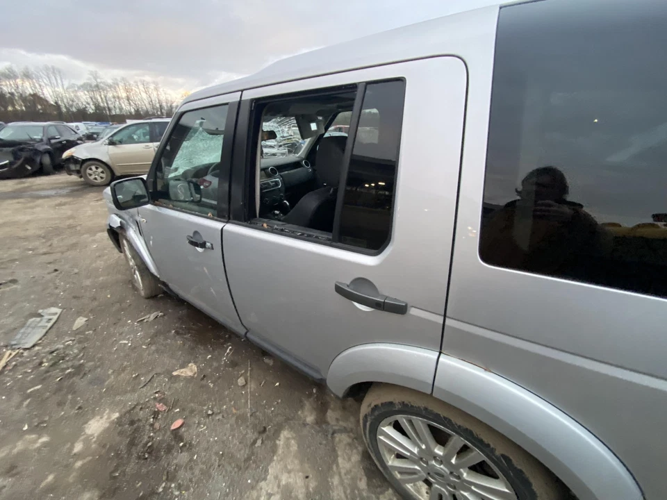 Used Rear Left Door Assembly Rear Side fits: 2012 Land rover Lr4 L. privacy tint Foto 2 de 4