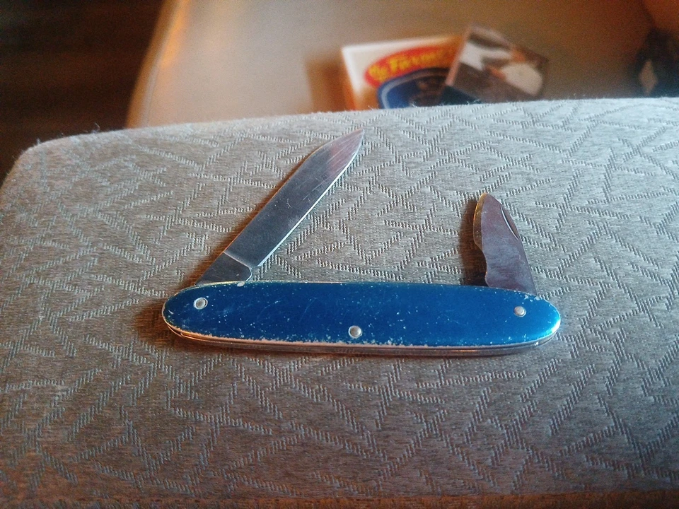 Old Vintage Victorinox Knife Blue - Image 3 of 4
