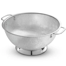 Colander for Kitchen – 5 Qt Stainless Steel Strainer with Handle - 18/8 Pasta...